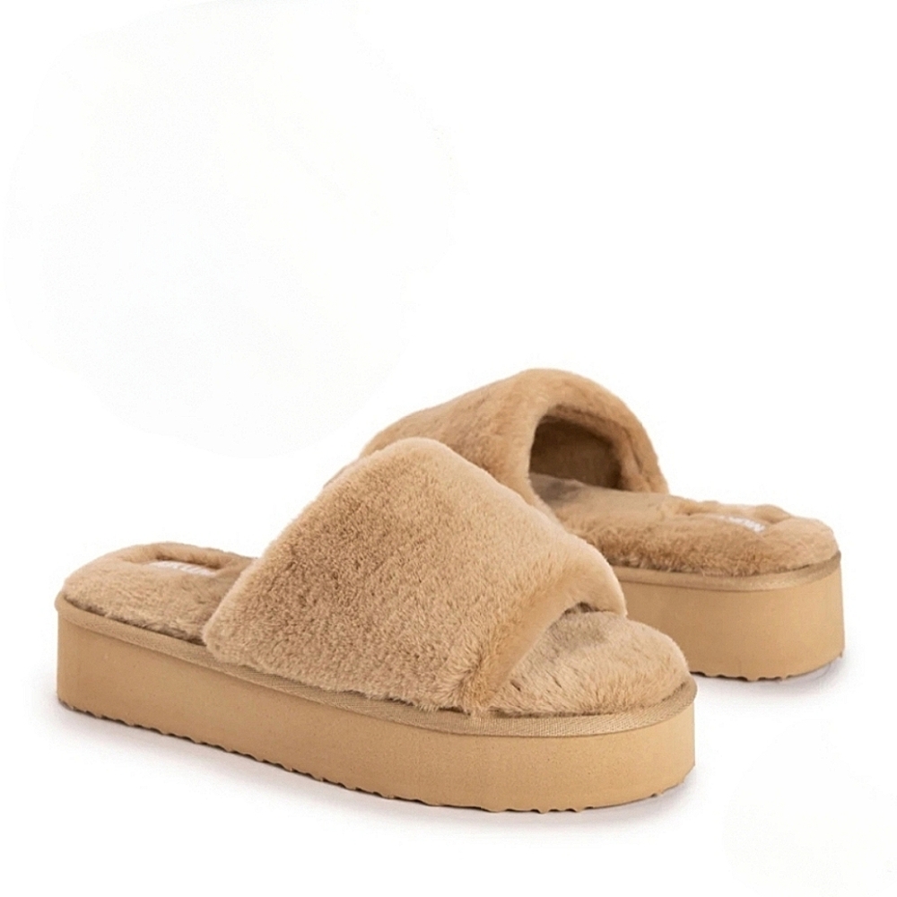 Tan Muk Luks Women's Kirstey Slide Slipper Size Medium (Fits Sizes 7-8, NWT)